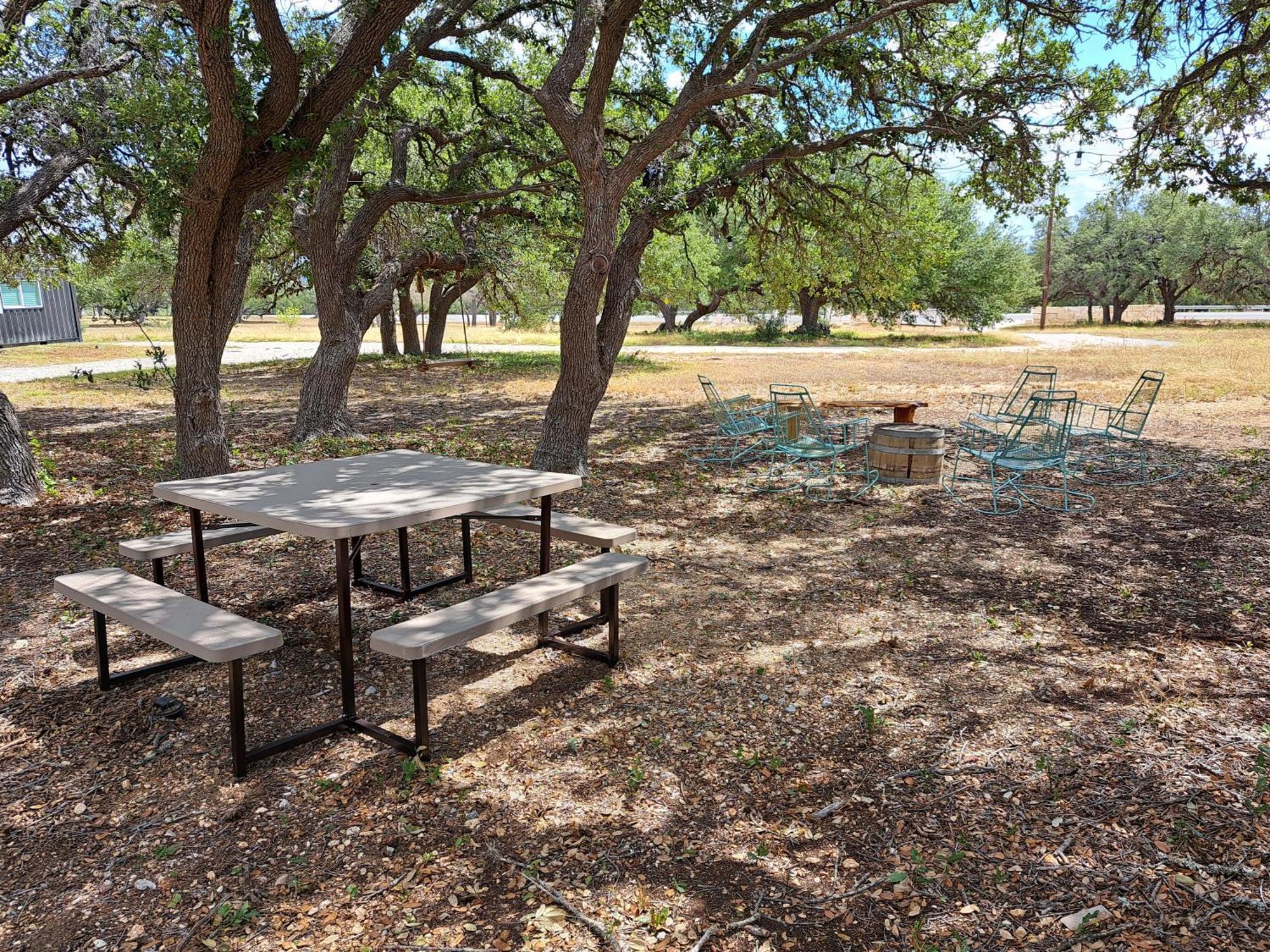 The Container Retreat @ 290 Wine Trail #1 Escape To Hye, Tx Villa Exterior photo